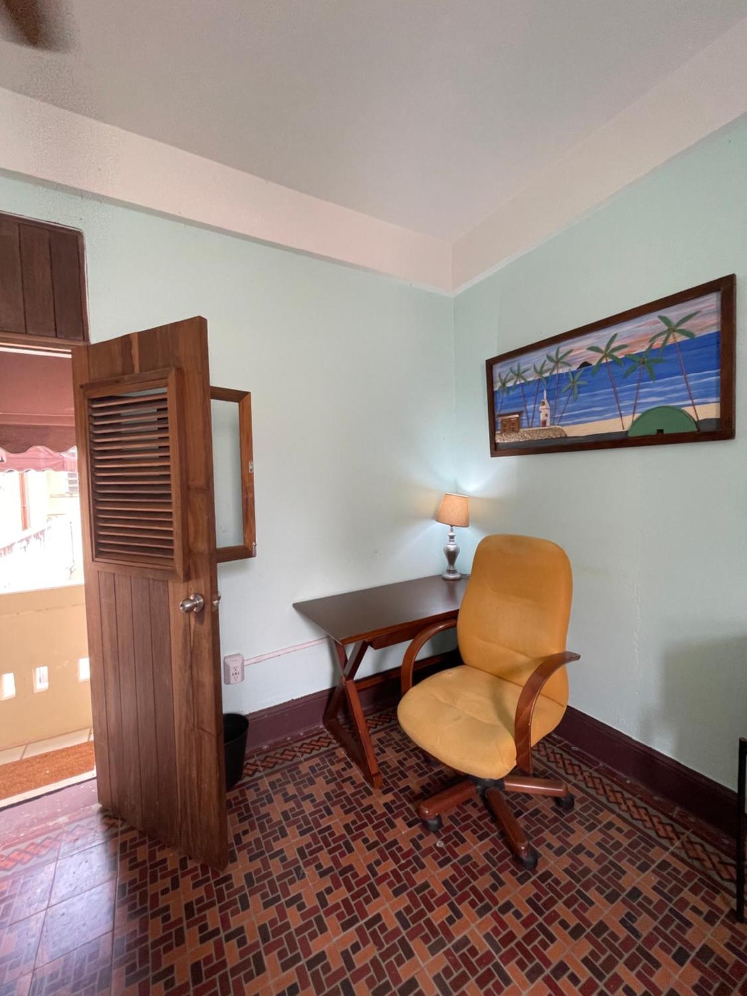 Fresh Tropical Colonial Style Walk-up- Rooftop Terrace- View Apartamento San Juan